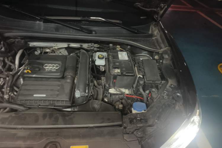 Used Audi Q3 2020 35 TFSI Fashion Dynamic Model Engine Bay Left