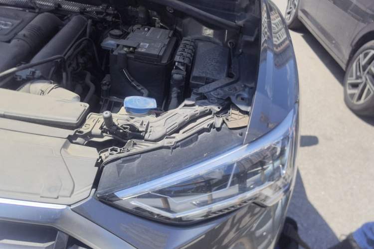 Used Audi Q3 2020 35 TFSI Fashion Dynamic Model Engine Bay Left