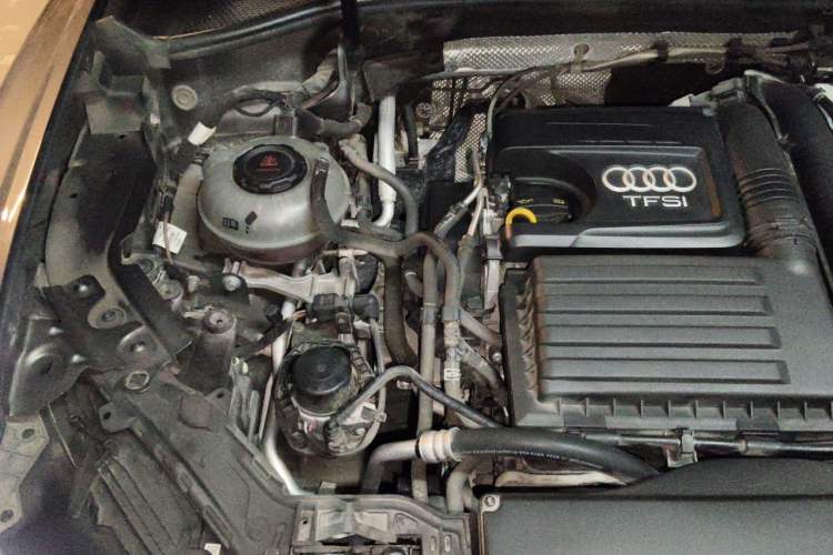 Used Audi Q3 2020 35 TFSI Fashion Dynamic Model Engine Bay Right