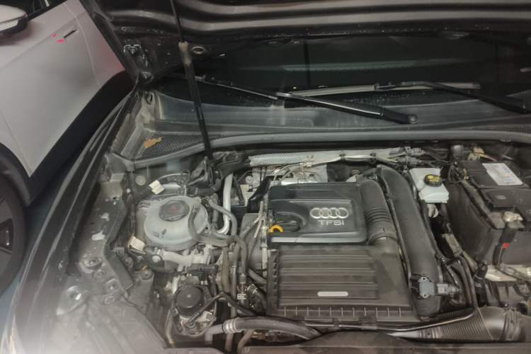 Used Audi Q3 2020 35 TFSI Fashion Dynamic Model Engine Bay Right