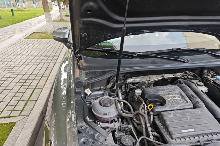 Used Audi Q3 2020 35 TFSI Fashionable and Elegant Model Engine Bay Right