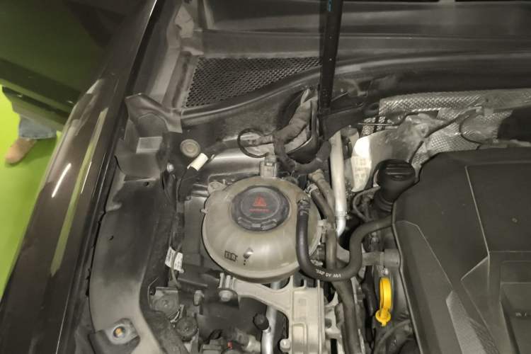 Used Audi Q3 2020 40 TFSI Fashion Dynamic Model Engine Bay Right