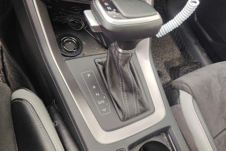 Used Audi Q3 2020 35 TFSI Ambition Dynamic Edition Gear Lever