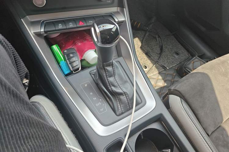 Used Audi Q3 2020 35 TFSI Fashion Dynamic Model Gear Lever