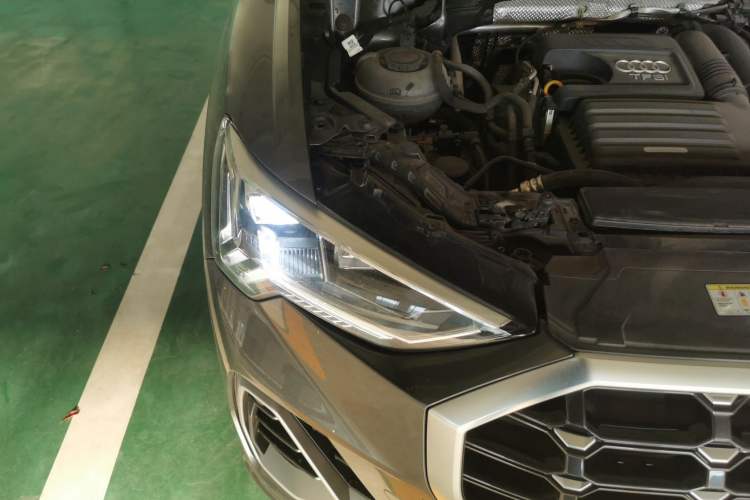 Used Audi Q3 2020 35 TFSI Fashion Dynamic Model Right Front Headlight
