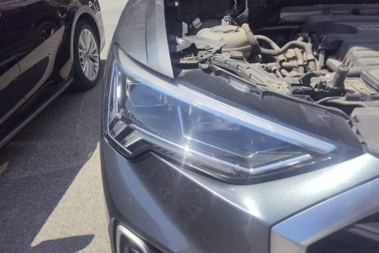 Used Audi Q3 2020 35 TFSI Fashion Dynamic Model Right Front Headlight