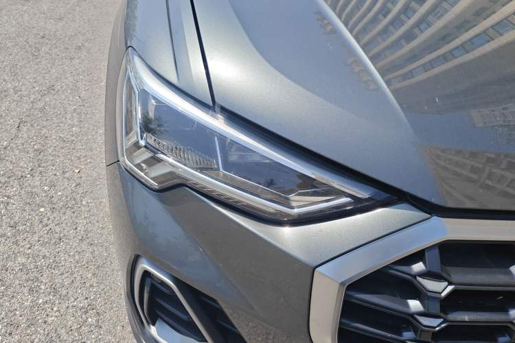 Used Audi Q3 2020 35 TFSI Fashion Dynamic Model Right Front Headlight