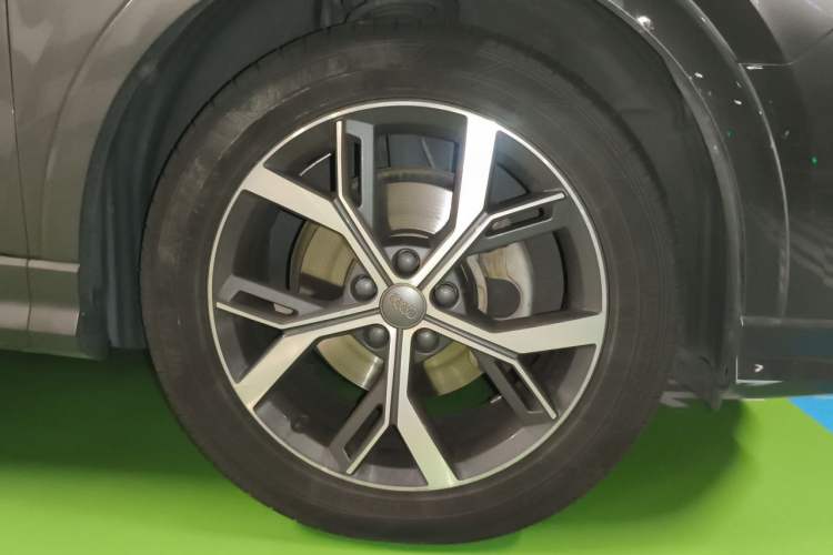Used Audi Q3 2020 40 TFSI Fashion Dynamic Model Right Front Wheel Hub