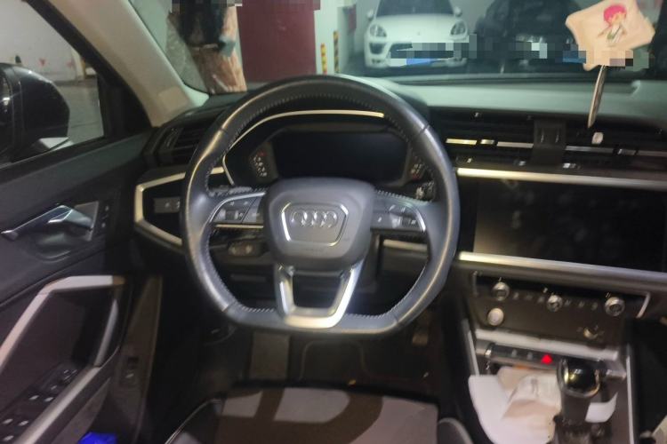 Used Audi Q3 2020 35 TFSI Fashion Dynamic Model Steering Wheel