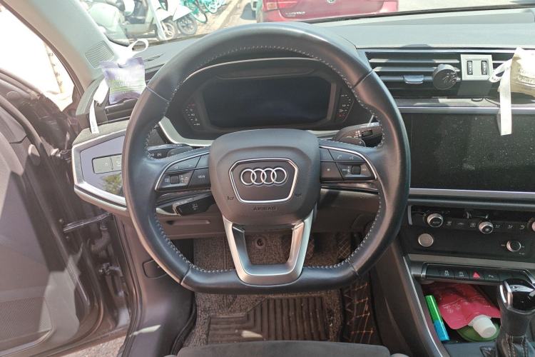 Used Audi Q3 2020 35 TFSI Fashion Dynamic Model Steering Wheel