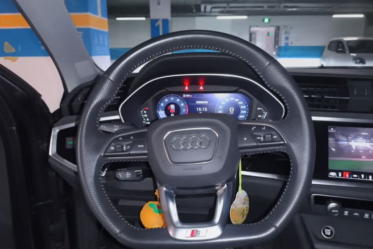 Used Audi Q3 2020 40 TFSI Fashion Dynamic Model Steering Wheel