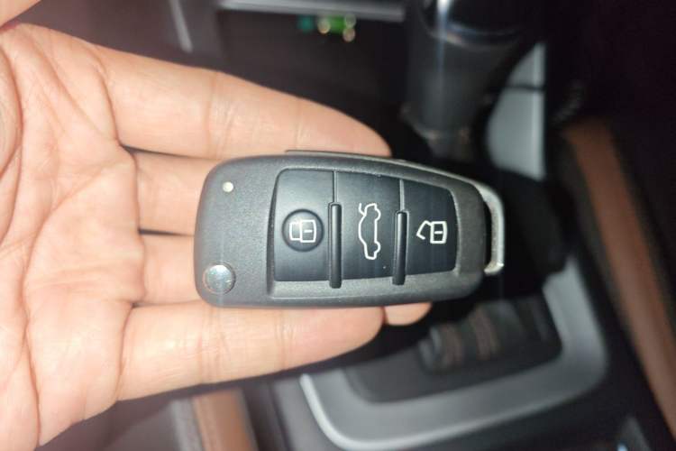 Used Audi Q3 2020 35 TFSI Fashionable and Elegant Model Vehicle Key