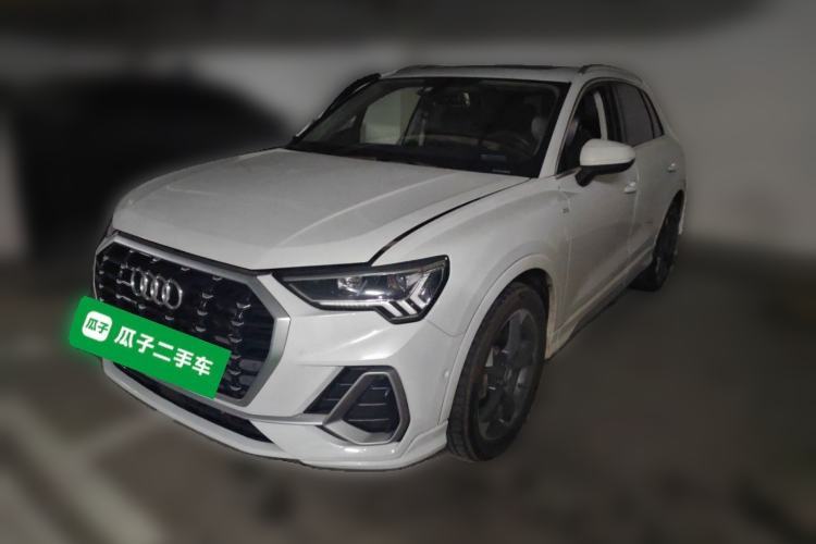 Używany Audi Q3 2020 35 TFSI Fashionable and Elegant Model Guazi used car, China used car export, Used car for sale, Used cars, Cheapest cars for sale