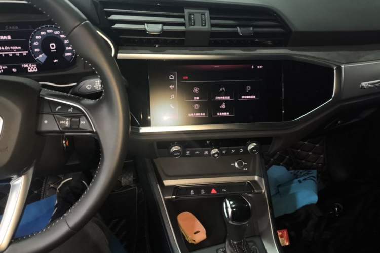 Used Audi Q3 2020 35 TFSI Ambition Dynamic Edition Audio And AC Panel