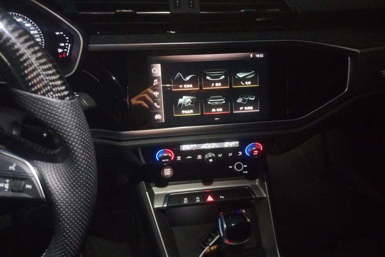 Used Audi Q3 2020 35 TFSI Fashion Dynamic Model Audio And AC Panel