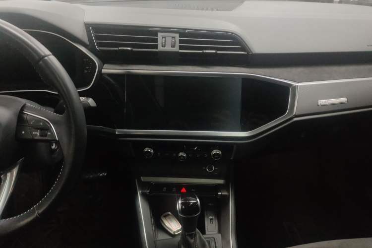 Used Audi Q3 2020 35 TFSI Ambition Dynamic Edition Audio And AC Panel