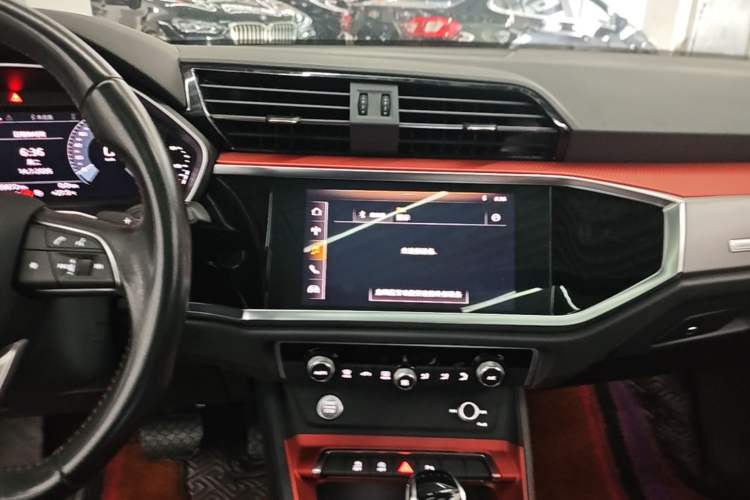 Used Audi Q3 2020 35 TFSI Fashion Dynamic Model Audio And AC Panel