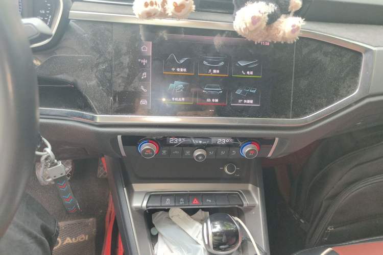 Used Audi Q3 2020 35 TFSI Ambition Dynamic Edition Audio And AC Panel