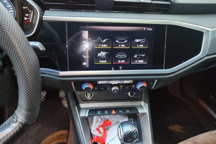 Used Audi Q3 2020 35 TFSI Fashion Dynamic Model Audio And AC Panel