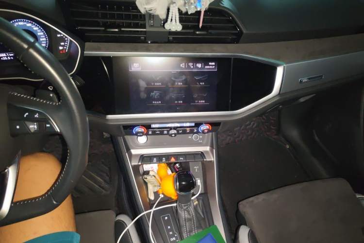 Used Audi Q3 2020 35 TFSI Fashion Dynamic Model Audio And AC Panel