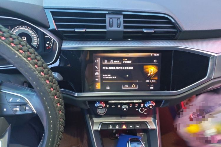 Used Audi Q3 2020 35 TFSI Fashionable and Elegant Model Audio And AC Panel