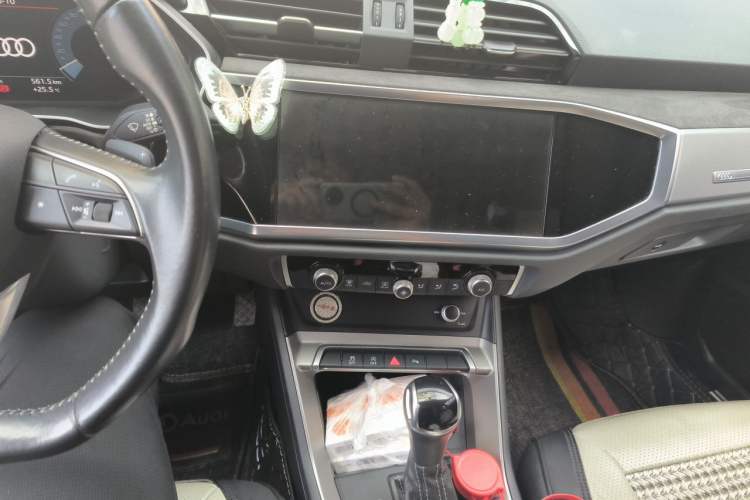 Used Audi Q3 2020 35 TFSI Fashion Dynamic Model Audio And AC Panel