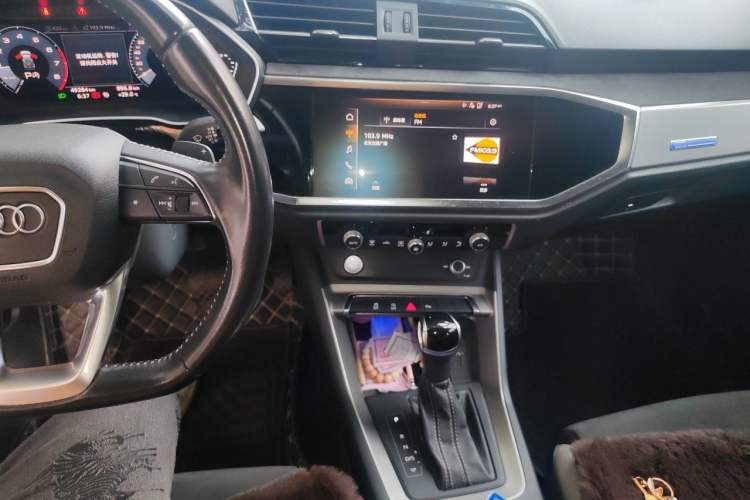 Used Audi Q3 2020 40 TFSI Fashion Dynamic Model Audio And AC Panel