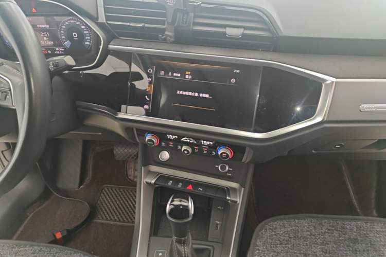 Used Audi Q3 2020 35 TFSI Fashion Dynamic Model Audio And AC Panel
