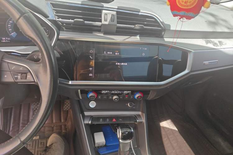 Used Audi Q3 2020 35 TFSI Fashionable and Elegant Model Audio And AC Panel