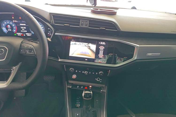 Used Audi Q3 2020 35 TFSI Fashion Dynamic Model Audio And AC Panel