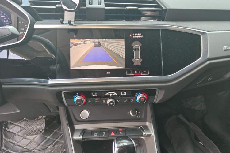 Used Audi Q3 2020 35 TFSI Fashion Dynamic Model Audio And AC Panel
