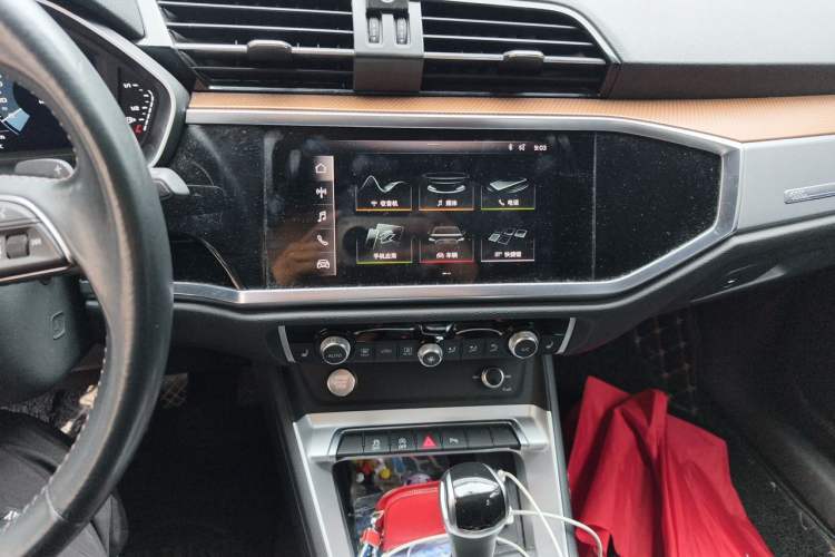 Used Audi Q3 2020 35 TFSI Fashionable and Elegant Model Audio And AC Panel