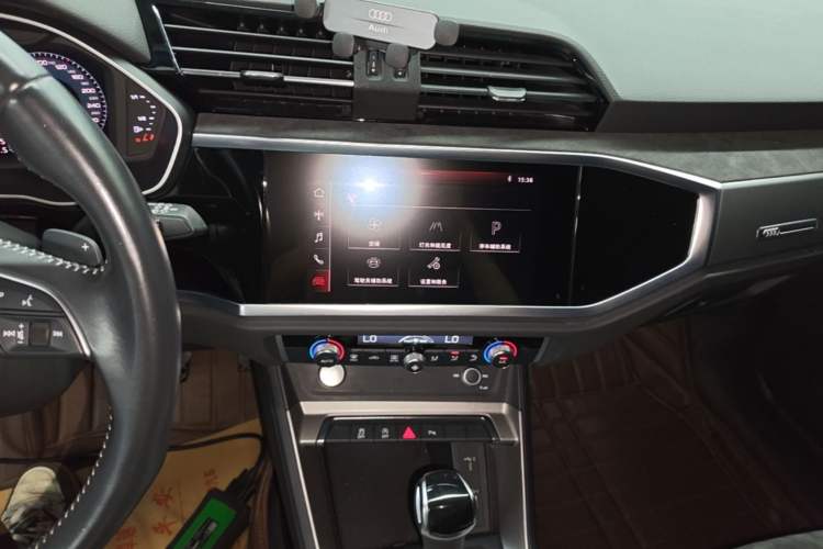 Used Audi Q3 2020 35 TFSI Fashion Dynamic Model Audio And AC Panel