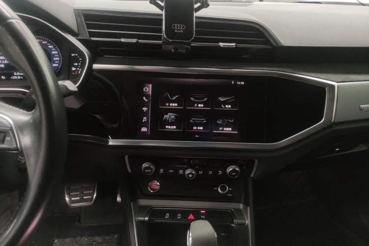 Used Audi Q3 2020 35 TFSI Ambition Dynamic Edition Audio And AC Panel