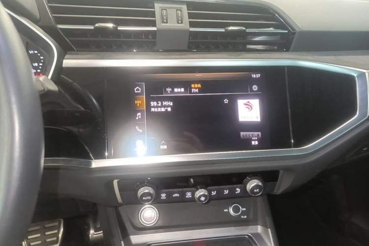 Used Audi Q3 2020 35 TFSI Ambition Dynamic Edition Audio And AC Panel