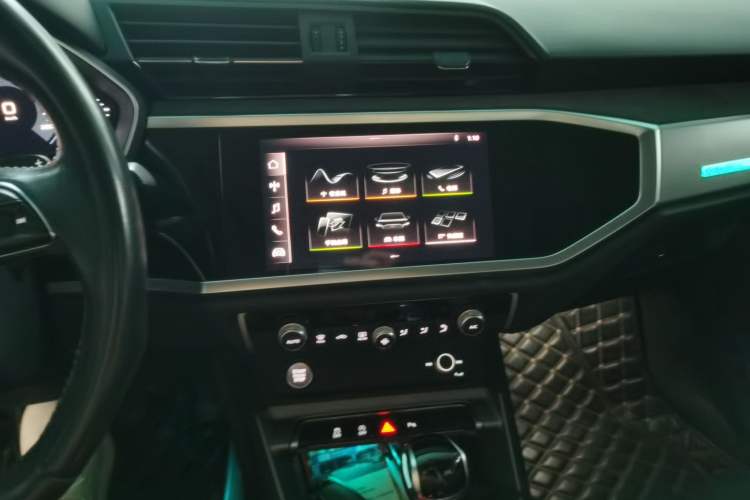 Used Audi Q3 2020 35 TFSI Fashion Dynamic Model Audio And AC Panel