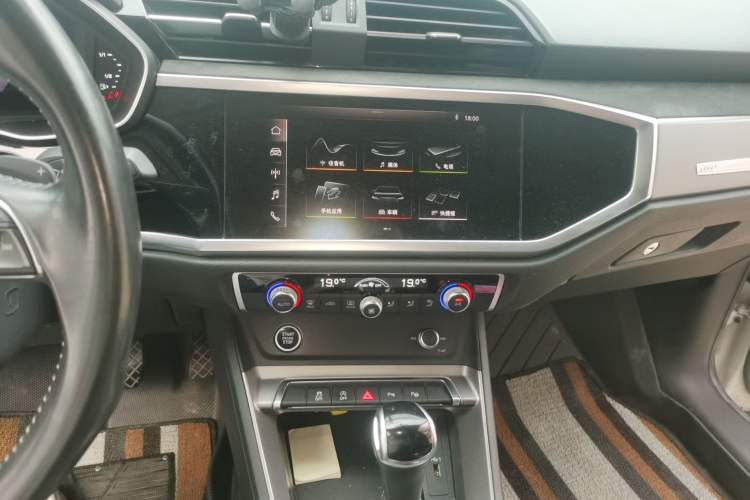 Used Audi Q3 2020 35 TFSI Fashion Dynamic Model Audio And AC Panel