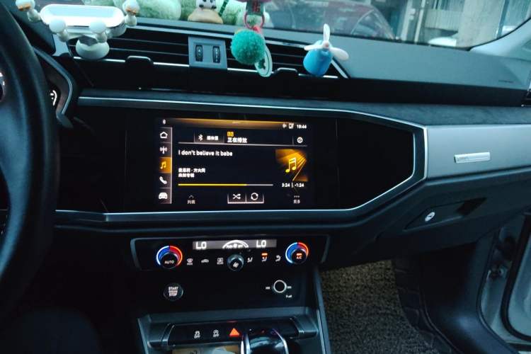Used Audi Q3 2020 35 TFSI Fashion Dynamic Model Audio And AC Panel