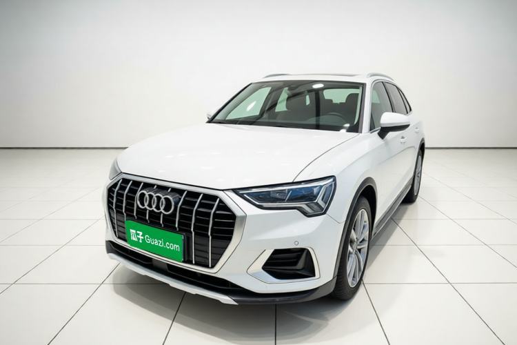 Used Audi Q3 2020 35 TFSI Fashionable and Elegant Model Guazi used car, China used car export, Used car for sale, Used cars, Cheapest cars for sale