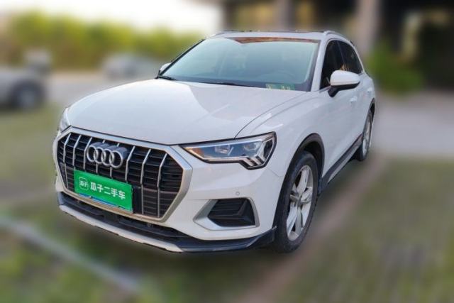 Ojetý Audi Q3 2020 35 TFSI Fashionable and Elegant Model