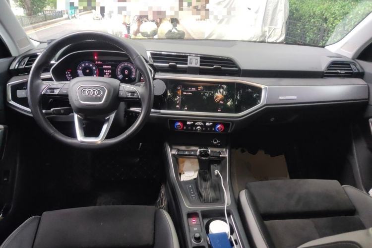 Used Audi Q3 2020 35 TFSI Ambition Dynamic Edition Center Console