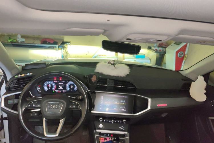 Used Audi Q3 2020 35 TFSI Ambition Dynamic Edition Center Console
