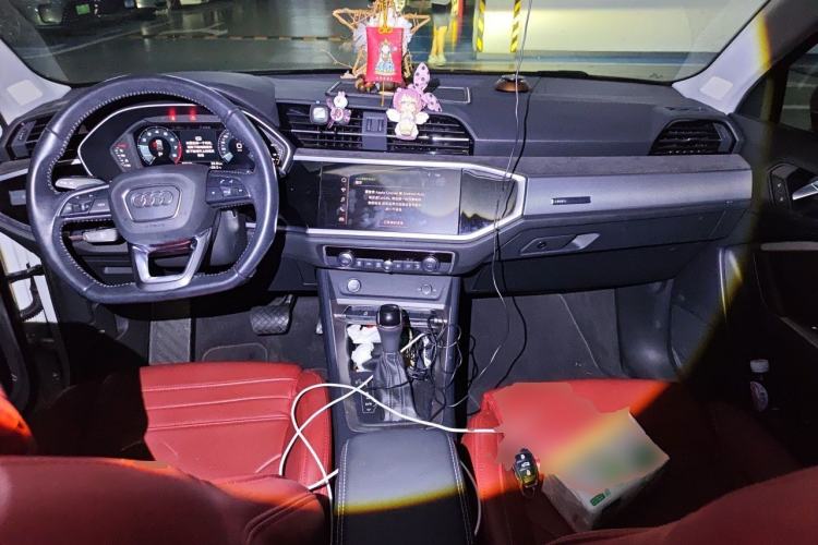 Used Audi Q3 2020 35 TFSI Fashion Dynamic Model Center Console