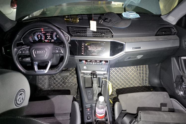 Used Audi Q3 2020 35 TFSI Fashion Dynamic Model Center Console