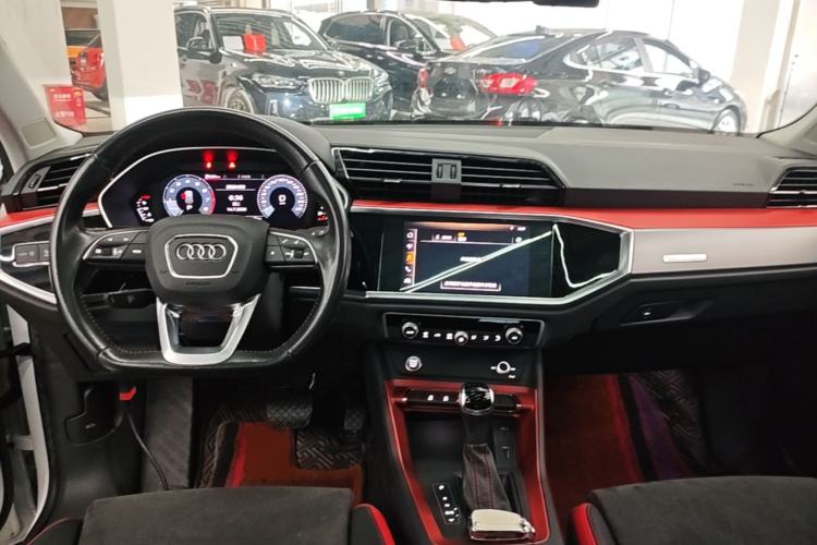 Used Audi Q3 2020 35 TFSI Fashion Dynamic Model Center Console