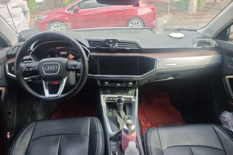 Used Audi Q3 2020 35 TFSI Fashion Dynamic Model Center Console