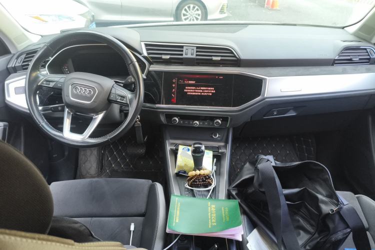 Used Audi Q3 2020 35 TFSI Ambition Dynamic Edition Center Console