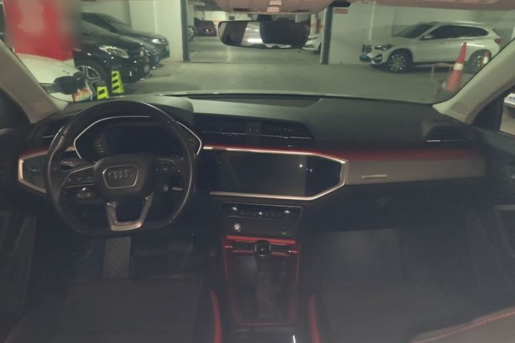 Used Audi Q3 2020 35 TFSI Fashion Dynamic Model Center Console