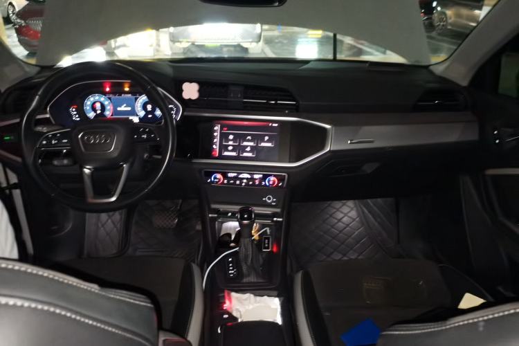 Used Audi Q3 2020 35 TFSI Ambition Dynamic Edition Center Console