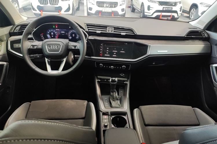 Used Audi Q3 2020 35 TFSI Ambition Dynamic Edition Center Console